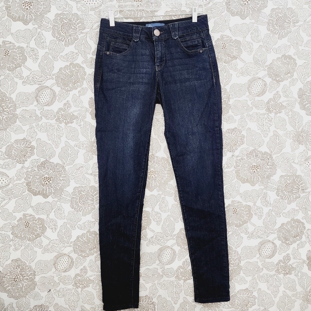 Democracy Ab Solution Elastic waist Skinny Jeans 4 Long Inseam